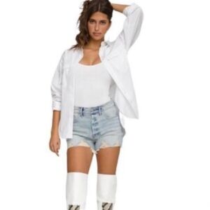 Good American | Bombshell Distressed High Rise Shorts